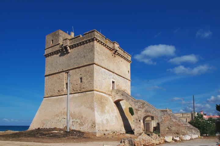 Torri costiere Puglia: ecco dove fare foto | PaesiOnLine